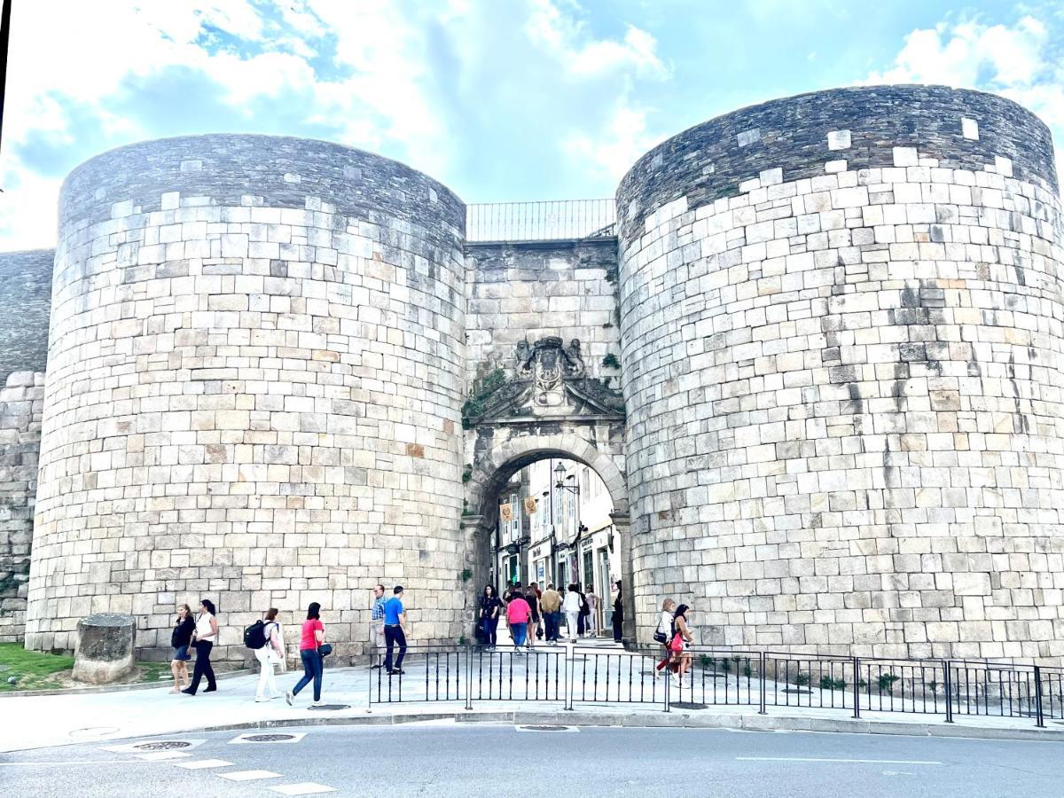 Muralla & Views Lugo Luaran gambar